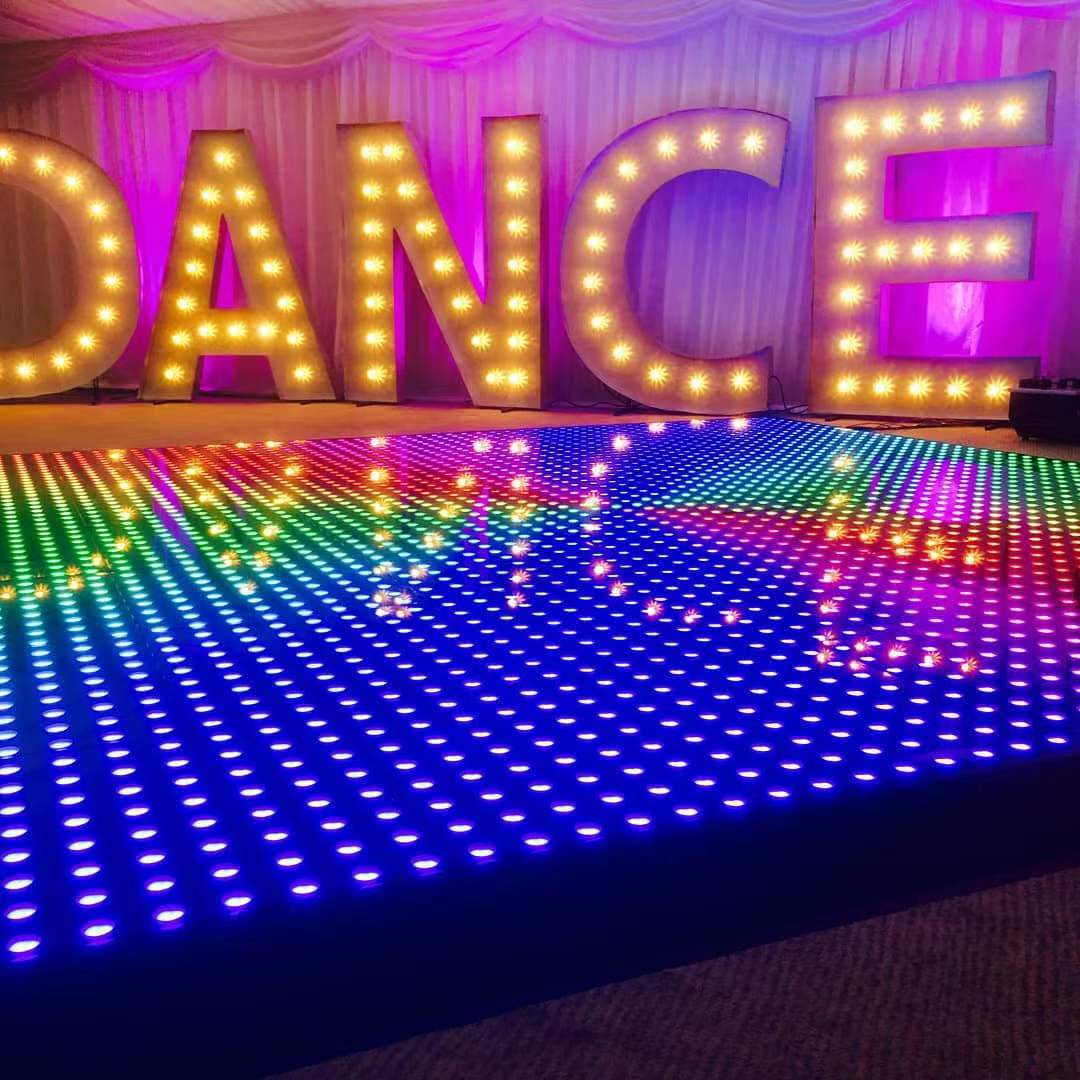 El club nocturno impermeable del piso del pixel Rgb llevó el panel de piso de baile magnético 